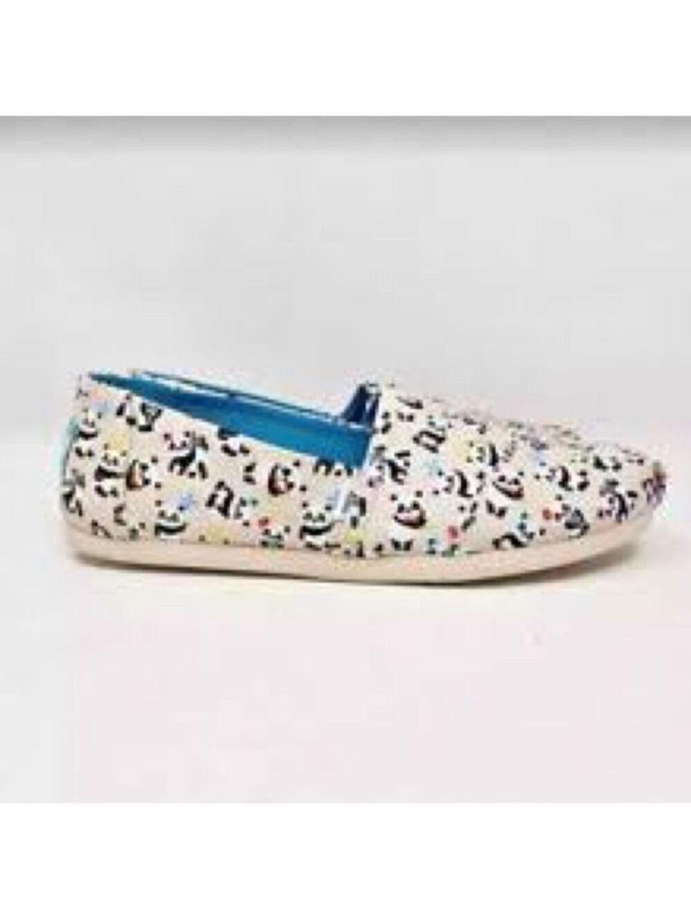 Women’s Toms Panda Print Beige Slip On Flats Size 7 US!
